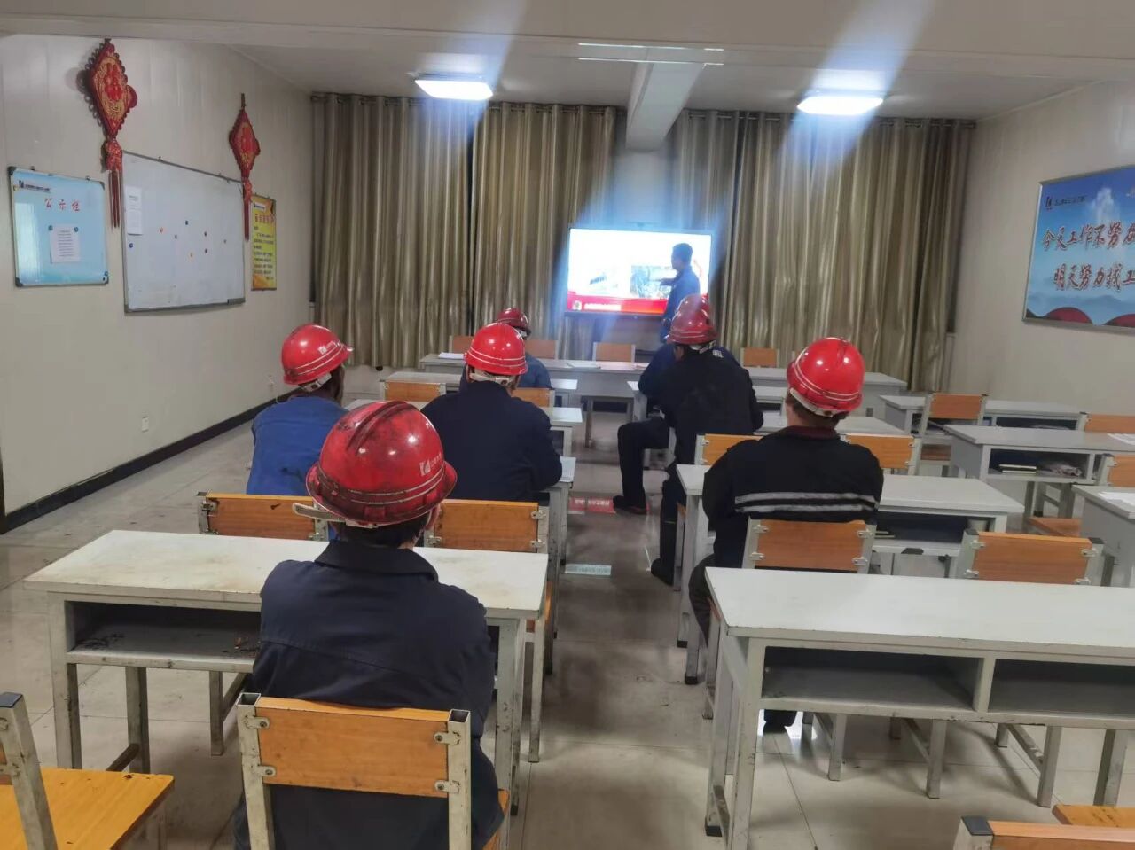 微信图片_2025-11-12_092858_698.jpg 微信图片_2025-11-12_092858_698.jpg